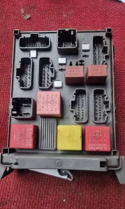 Renault Laguna II Fuse box set 8200283816 8200004201E 518834015