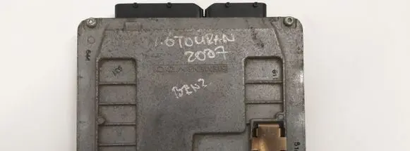 Volkswagen Touran I Engine control unit/module 06A906033KR 06A906033 5WP40496