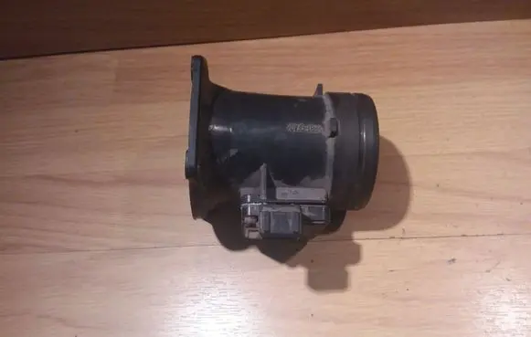 Audi A6 S6 C5 4B Mass air flow meter 058133471