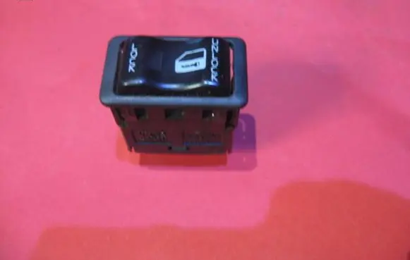 Nissan Primera Other switches/knobs/shifts 24016AV002