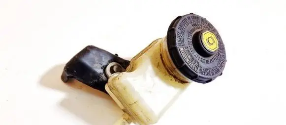 Honda Civic Brake fluid reservoir 