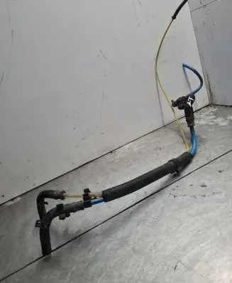Volkswagen II LT Fuel line pipe