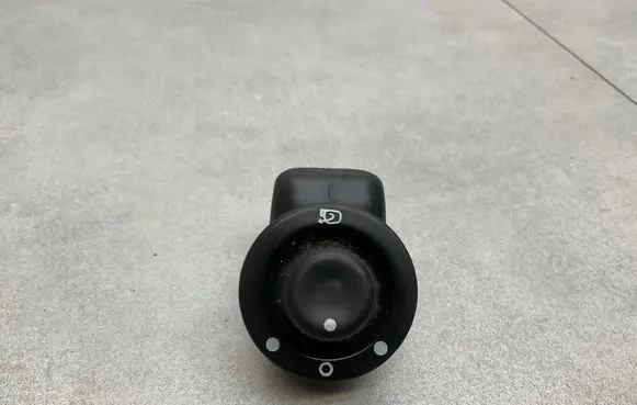 Renault Captur Wing mirror switch 