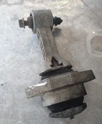 KIA Rio Engine mount bracket