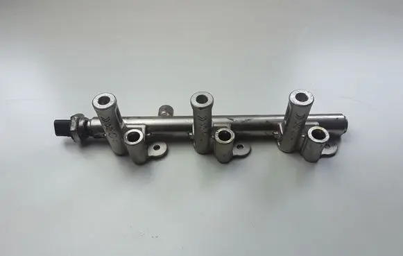 Peugeot 2008 II Fuel main line pipe 9811353880