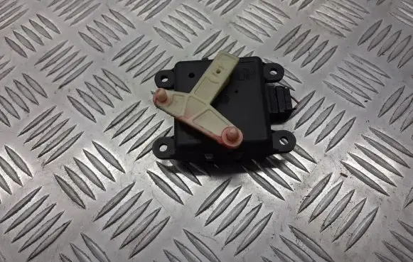Nissan Almera N16 A/C air flow flap actuator/motor 3G240-30820