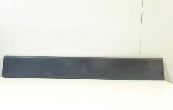 Rear fender molding trim