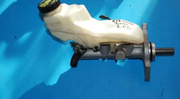 Master brake cylinder