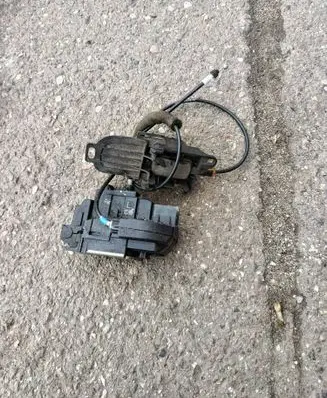 Nissan Note (E11) Rear door lock