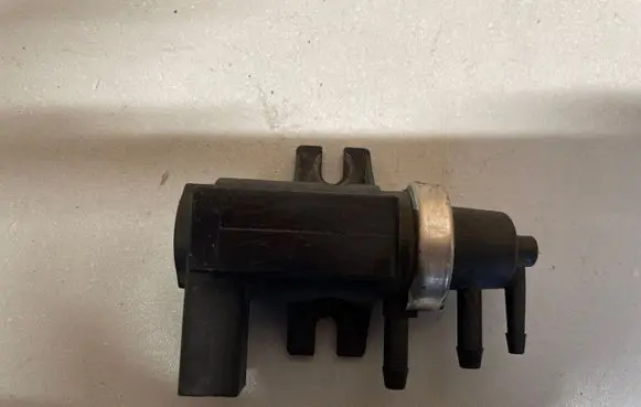 Vacuum valve