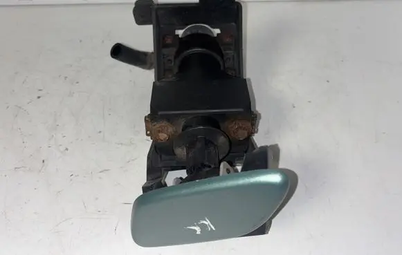 Mazda 3 I Headlight washer spray nozzle P3831