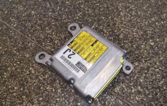 Toyota RAV 4 (XA30) Airbag control unit/module 8917042200 1523008964