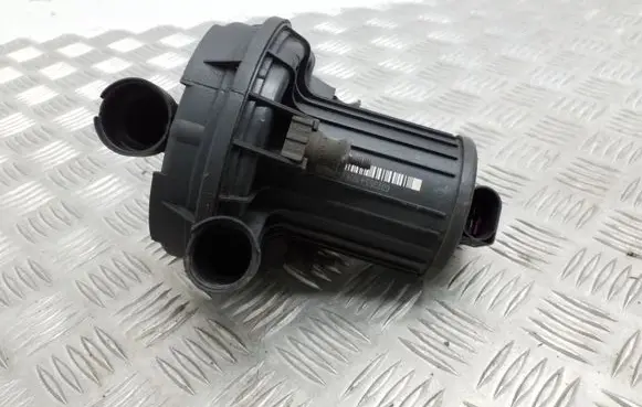 Audi A3 S3 A3 Sportback 8P Secondary air pump 06A131333C 06A959253B