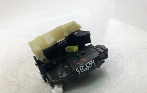 Dacia Duster Coupe door lock (next to the handle) 
