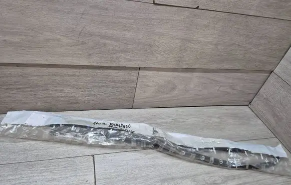 Citroen Berlingo Rubber seal sliding door (on door) 9832997080