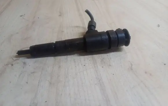 Peugeot 207 Fuel injector 0445110252