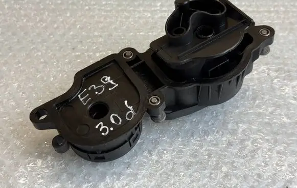 BMW 5 E39 Breather valve 