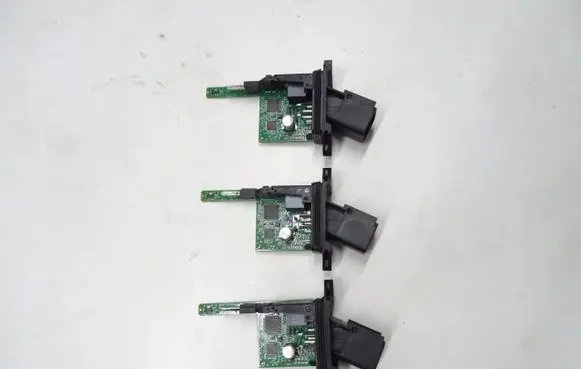 Opel Astra J Electric power window relay 915722103