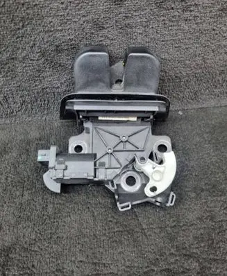 Audi A3 S3 A3 Sportback 8P Tailgate/trunk/boot lock/catch/latch 8P4827505A 8P4827505B