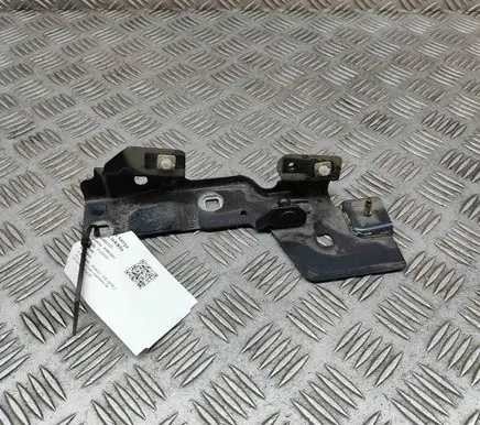 Fender mounting bracket