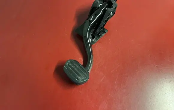 BMW X1 U11 Brake pedal 6891135 35006891135