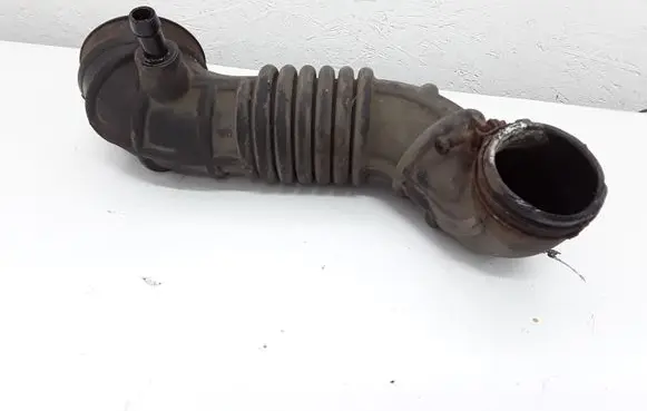 KIA Sorento Air intake hose/pipe 281303E710