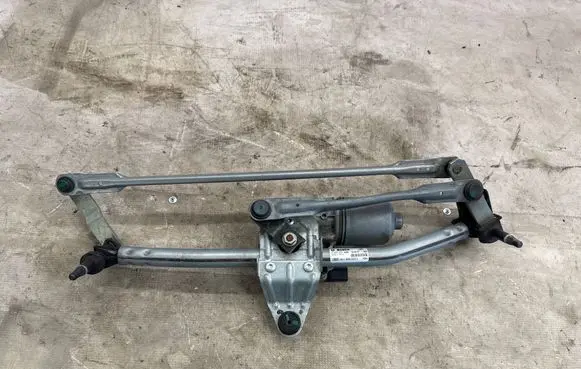 Front wiper linkage and motor