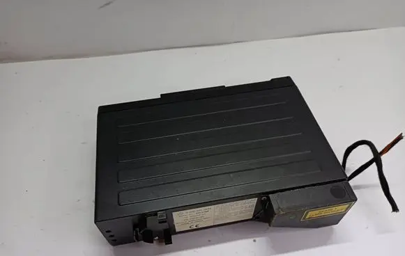 Mercedes-Benz S W220 CD/DVD changer A0028207989 MC3198