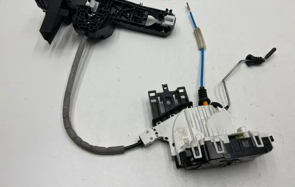 Infiniti Q30 Front door lock A0997201901 ZGS002