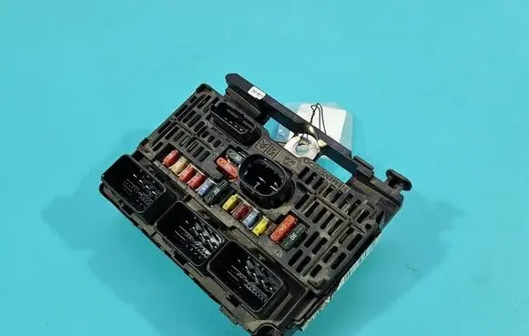 Peugeot 807 Central body control module 9661682780 IMPRK1569998