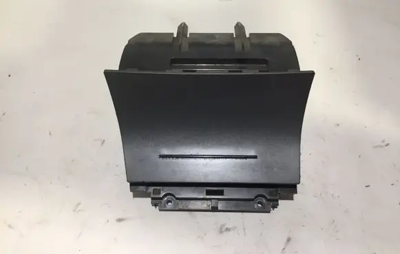 Skoda Octavia Mk2 (1Z) Ashtray (front) 1Z2863077A