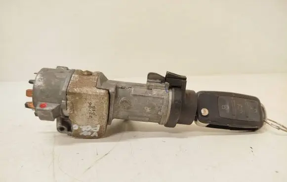 Volkswagen Polo IV 9N3 Ignition lock 4B0905851Q