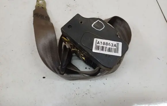 Volkswagen PASSAT B5 Front seatbelt 3B1857706A