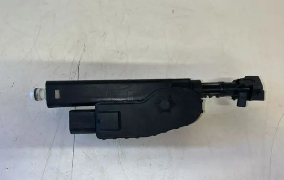 Volvo V70 Headlight washer spray nozzle 30655066