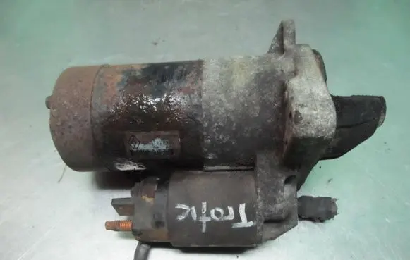 Renault Trafic II (X83) Starter motor 8200621305A M001T80681