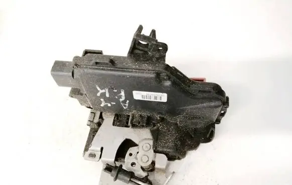 Audi A4 S4 B6 8E 8H Front door lock 8e2837015c