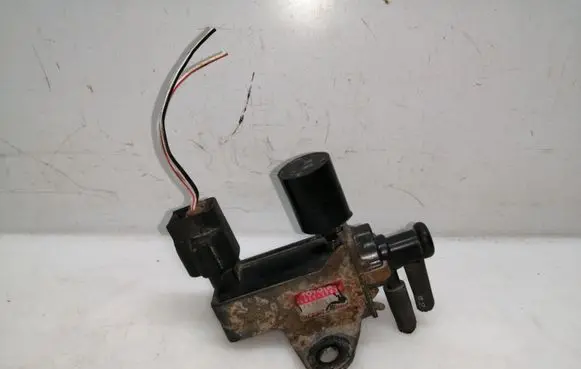 Toyota Avensis Verso Turbo system vacuum part 2581927030