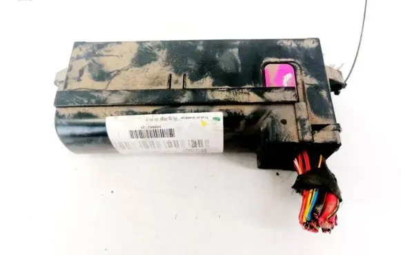 Volkswagen Touran I Fuse box set 1T1970923 1T1970039