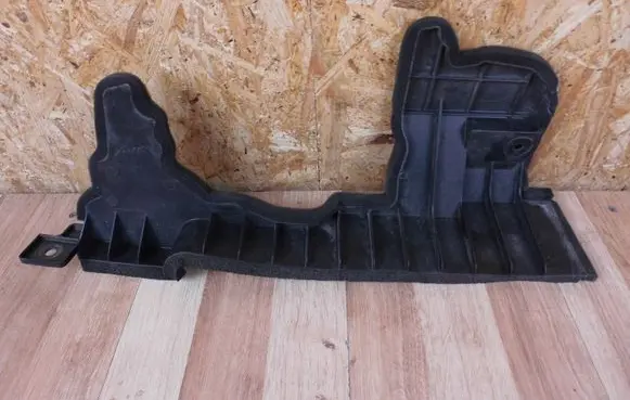 Nissan X-Trail T32 Radiator trim 215597FV0A