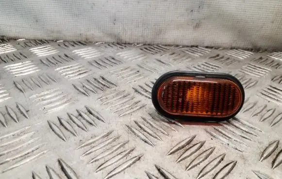 Renault Trafic II (X83) Front fender indicator light 7700847333