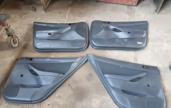 Toyota Avensis T250 Front door card panel trim