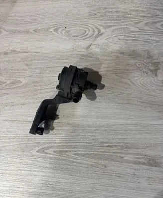 BMW 5 G30 G31 Electric auxiliary coolant/water pump 9372723