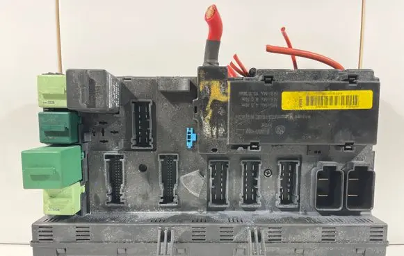 Land Rover Range Rover L322 Fuse module 8380407 518758024