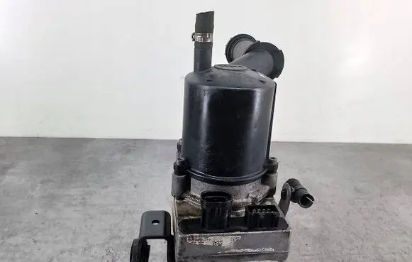 Citroen C4 I Power steering pump