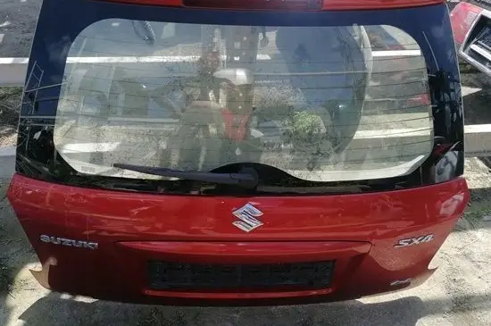 Suzuki SX4 Tailgate/trunk/boot lid