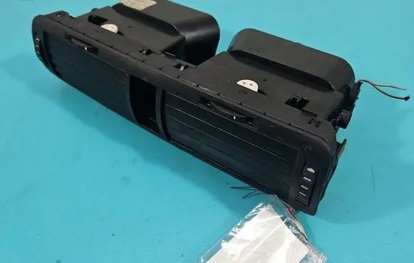 Skoda Superb B5 (3U) Dash center air vent grill 3U0820951A IMPRK1423751