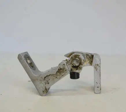 Volkswagen Jetta VI Front door upper hinge 8K0831401G