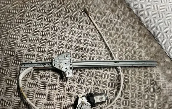 Renault Master II Front door window regulator motor 