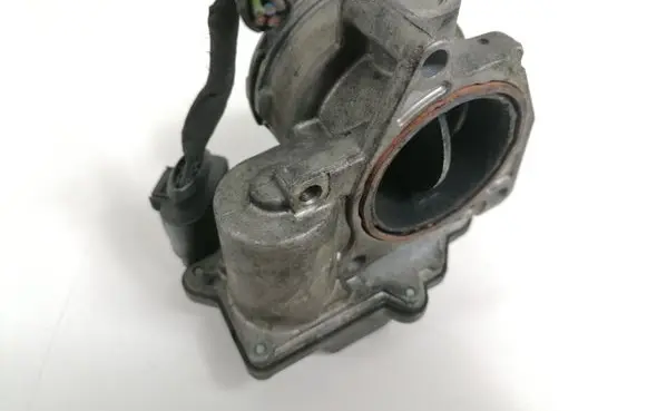Volkswagen Jetta V Throttle valve 03G128063G