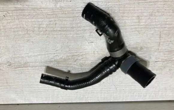 Audi A3 8Y Engine coolant pipe/hose 5WA122063B